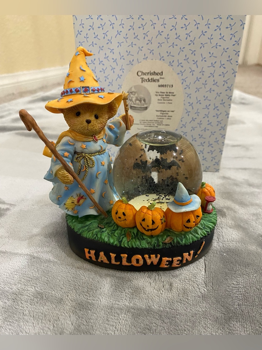 Cherished Teddies Avon Exclusive Halloween 2006 Snow Globe Witch & Bats